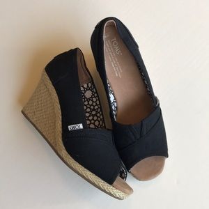 NEW TOMS Canvas Peep Toe Wedges